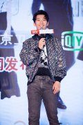 新剧开播！窦骁现场读情诗  谈十年话题